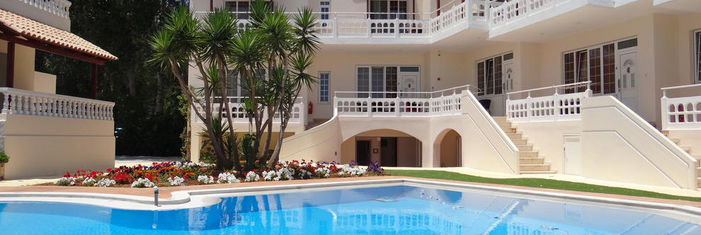 Heraklion Crete Airport Taxi to Perla Beach Hotel in Agia Marina