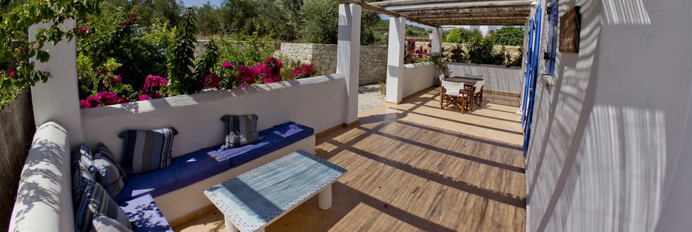 Heraklion Crete Airport Taxi to Villa Sellene Hotel in Almyrida