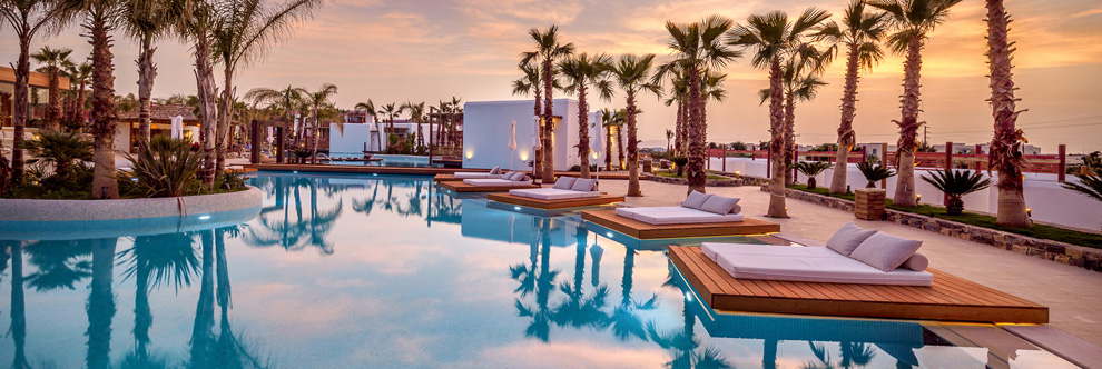 Heraklion Crete Airport Taxi to Stella Island Luxury Suites and Spa Hotel in Analipsis