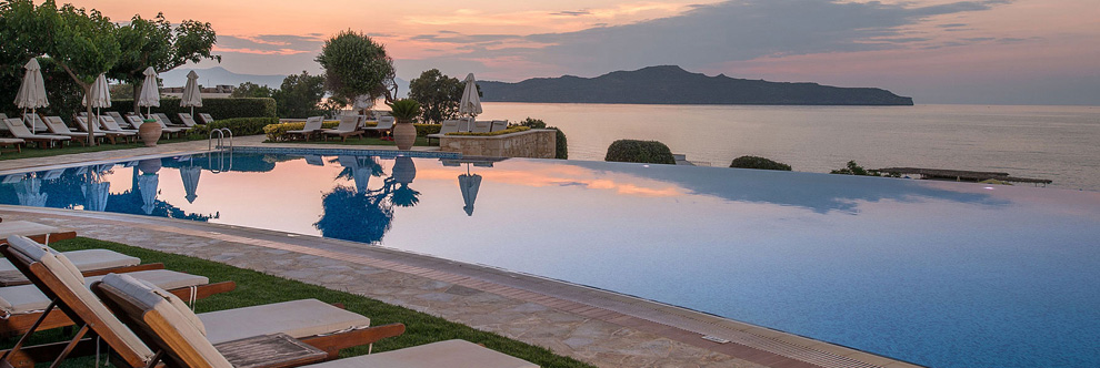 Heraklion Crete Airport Taxi to Cretan Dream Royal Hotel in Chania
