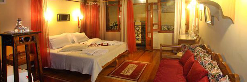 Heraklion Crete Airport Taxi to Palazzo Di Pietro Traditional Suites Hotel in Chania