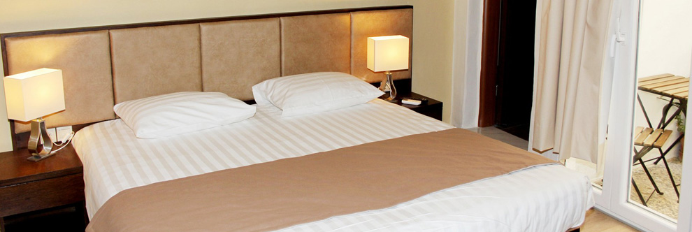 Heraklion Crete Airport Taxi to Rea Hotel in Heraklion City