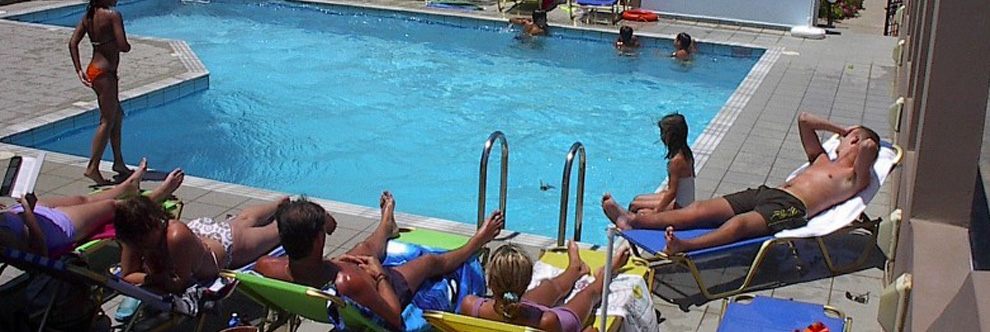 Heraklion Crete Airport Taxi to Pelamare Studios and Apartments in Kokkini Chani