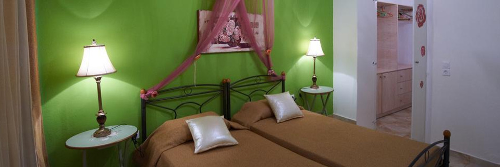 Heraklion Crete Airport Taxi to Lucky Suites Apartments in Rethymnon